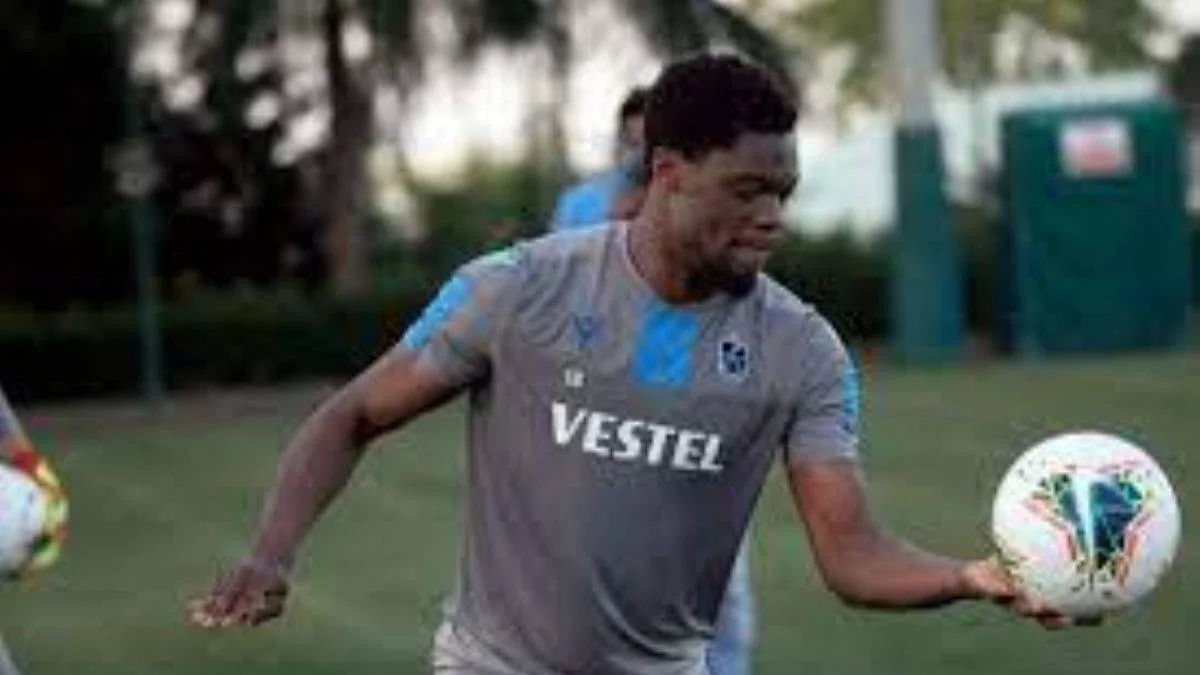 Trabzonspor'da Ekuban takımdan ayrılıyor!
