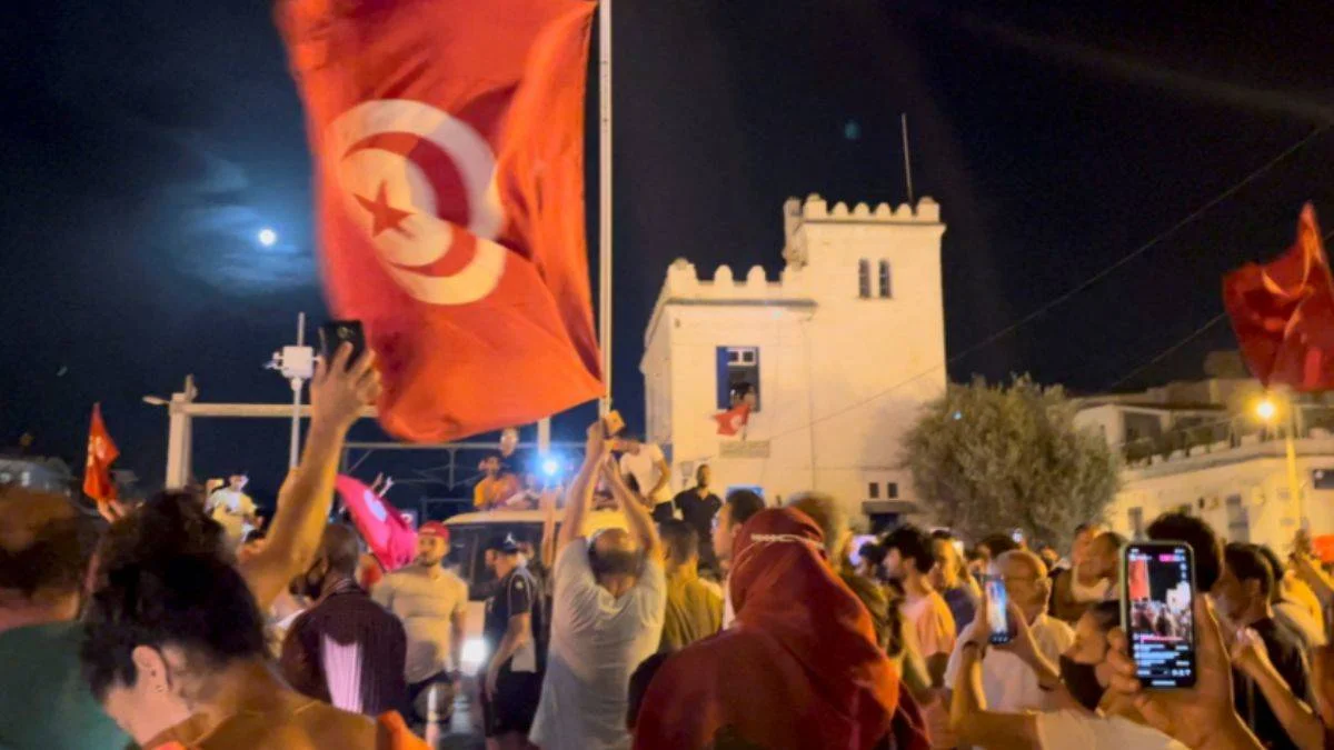 Tunus: 15 Temmuz'da Türklerin direndiği gibi darbeye karşı çıkmalıyız