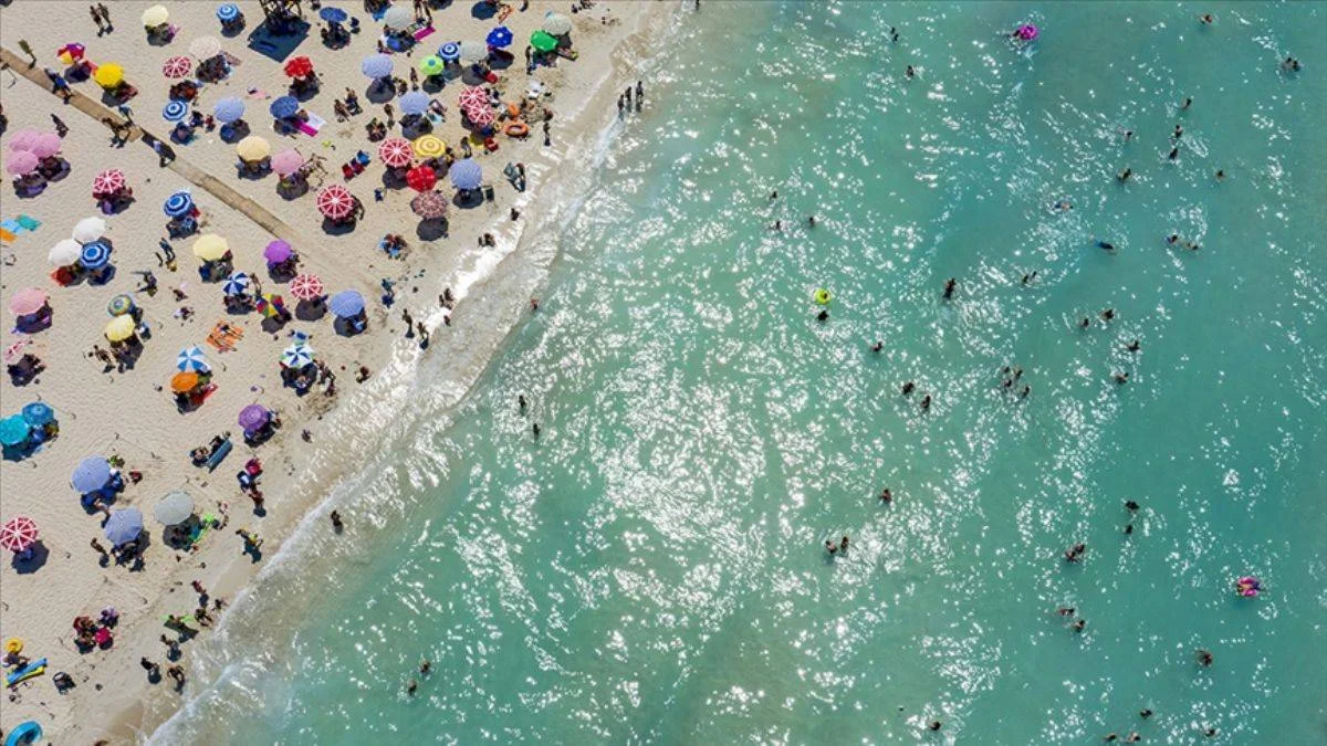 Turizm geliri 3 milyar doları geçti