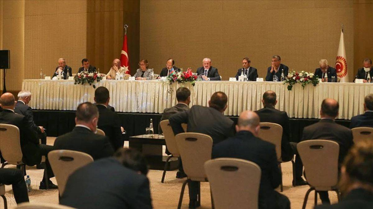 'Türkiye-Azerbaycan birlikteliğinin ortaya çıkardığı gerçeklik bölge ülkeleri için de önemli'