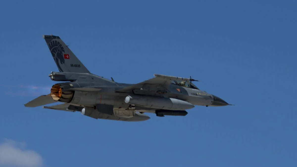 Türkiye'ye ait F-16'lardan Polonya'da başarılı görev
