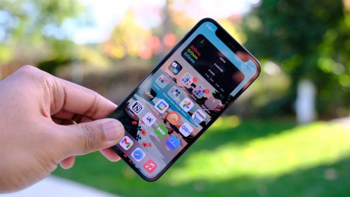 Ünlü analist iPhone kodlarını deniyordu. O kodu girdi Wi-Fi'si bozuldu!