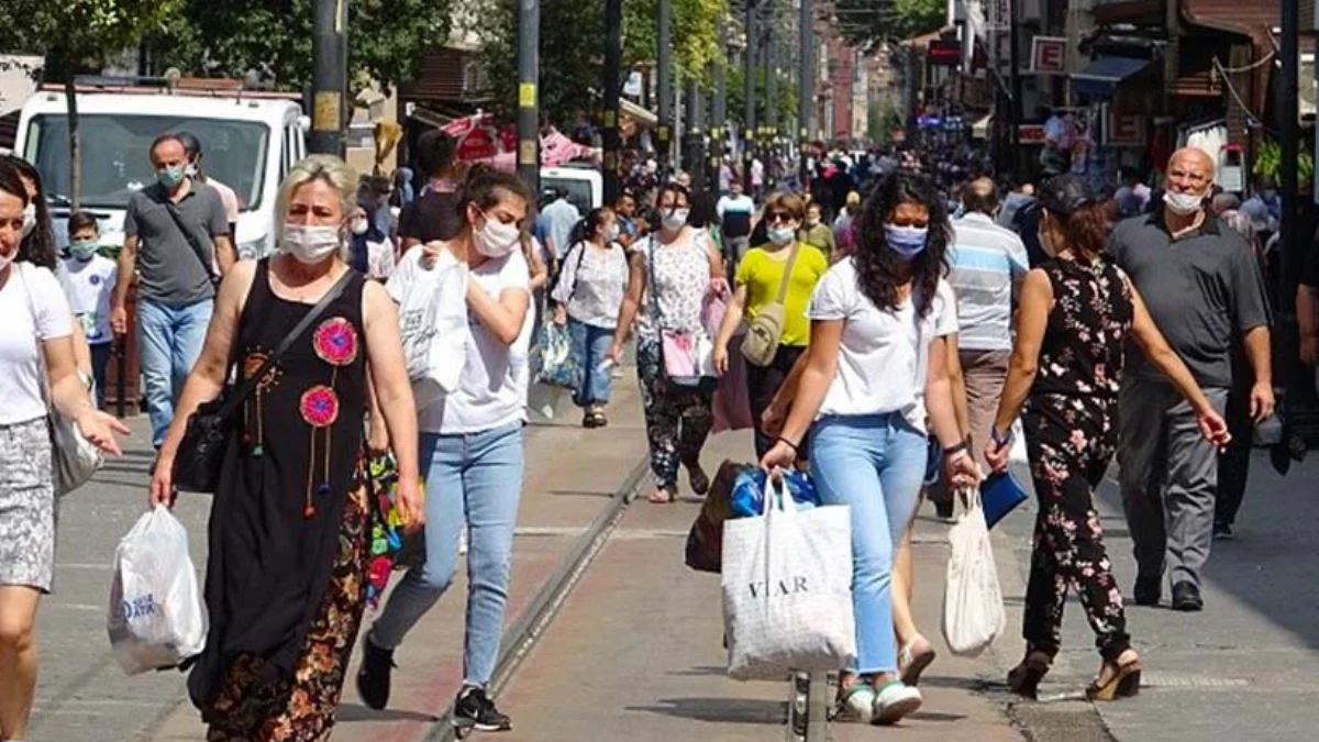 Uzmanlardan uyarı: Eylül-ekim aylarında dördüncü dalgayı görebiliriz