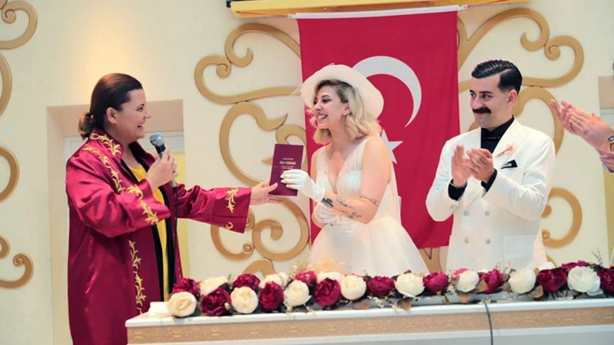 Yasaklar bitti, nikah rekoru kırıldı