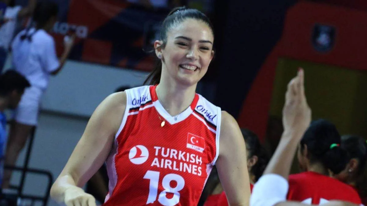 Zehra Güneş kimdir? Zehra Güneş nereli kaç yaşında? Zehra Güneş hangi takımda oynuyor?