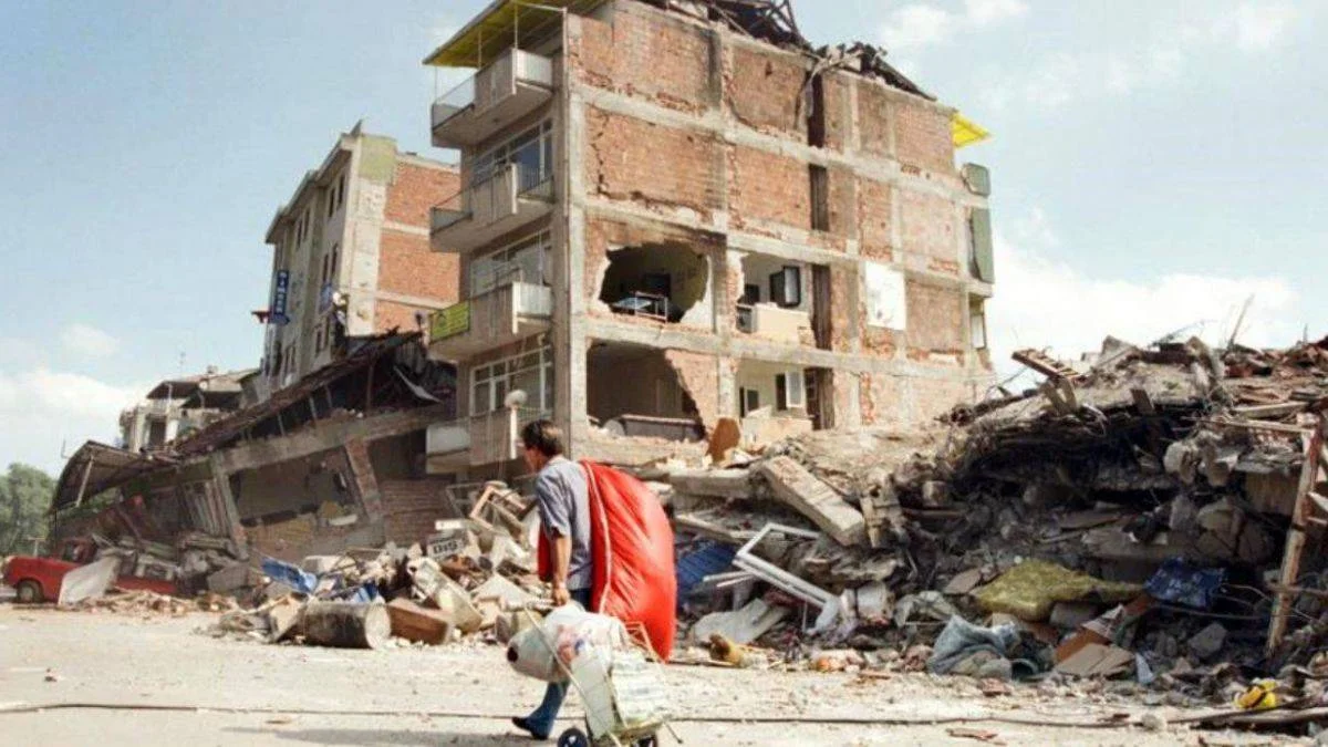 17 Ağustos depreminde kaç kişi öldü? Gölcük depremi ölü sayısı kaç?