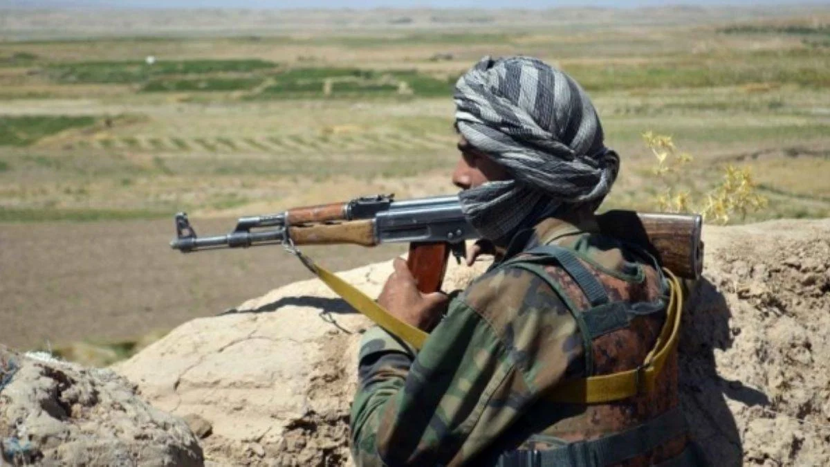 Afganistan'da üç kent Taliban tarafından kuşatma altına alındı