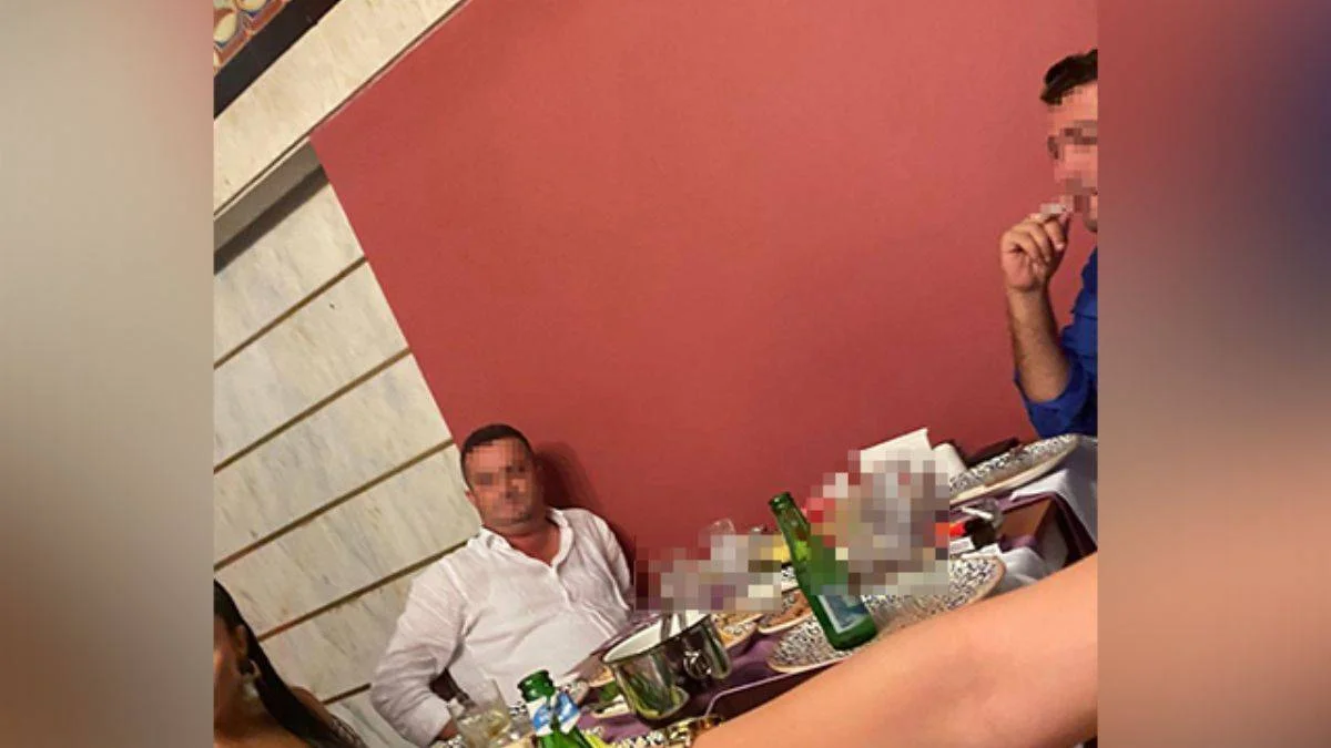 Ağır ceza hakimi, yargıladığı sanıkla içki masasında