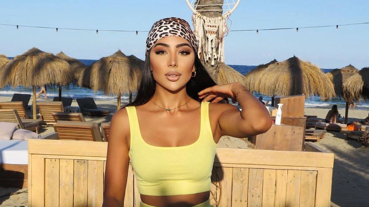 Aneesa Saddique "Kendimi Takipçilerime Karşı Sorumlu Hissediyorum"