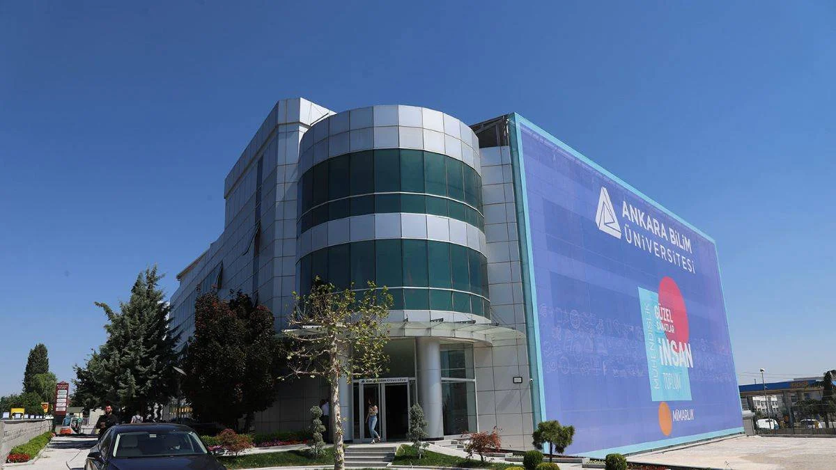 Ankara Bilim Üniversitesi Öğrencilerini Bekliyor