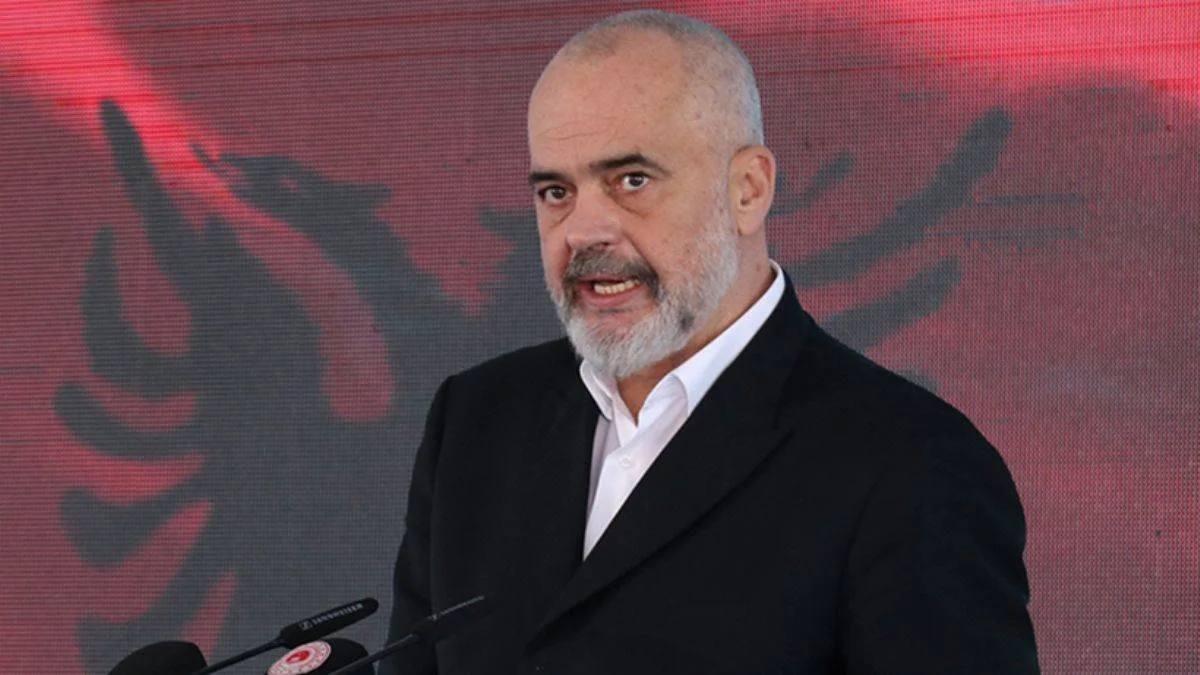 Arnavutluk'tan Afgan göçmenlerin transit geçişine yeşil ışık
