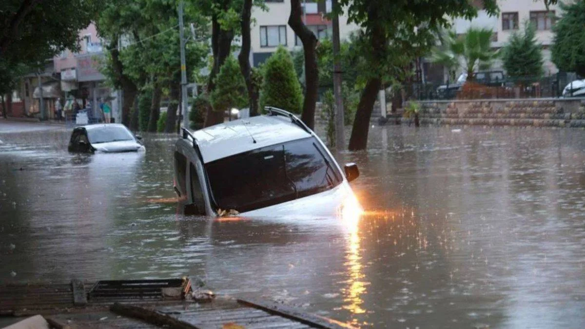 Bartın, Kastamonu, Sinop'ta yağmur devam edecek mi? Karadeniz'de sağanak ne kadar sürecek?