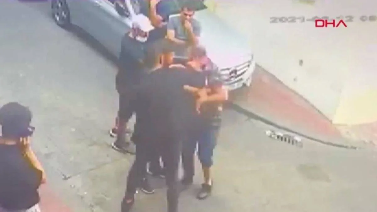 Bodyguard yumruğu komaya soktu