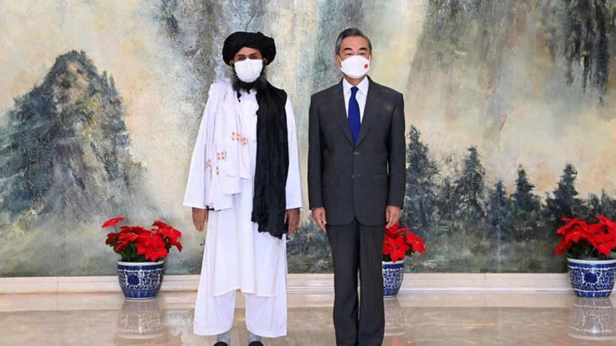 Çin'in Taliban'a yakınlaşması ne anlama geliyor?