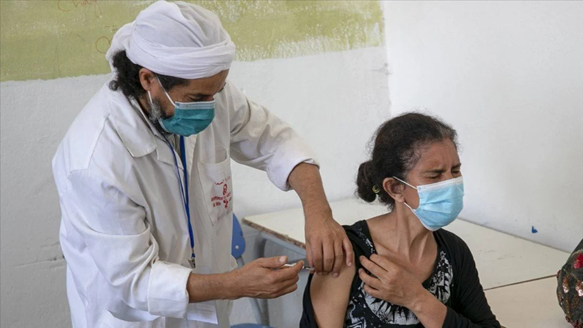 Dünya genelinde 4 milyar 460 milyon dozdan fazla aşı yapıldı