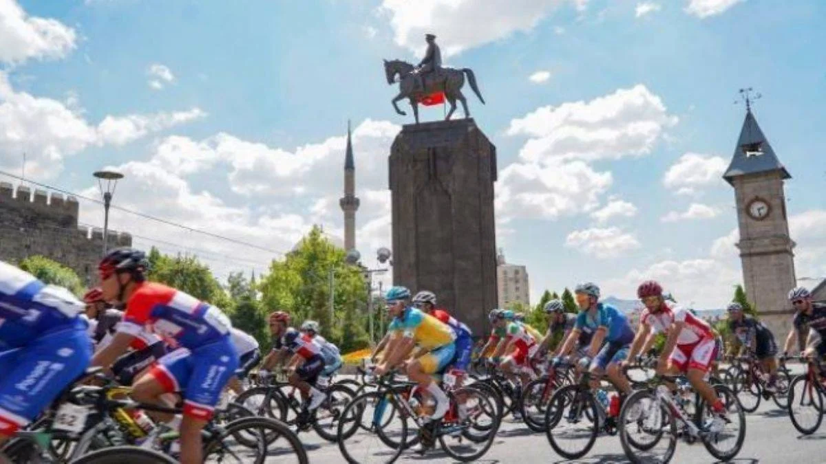 Erciyes'te Dönen Pedallar 25 Milyon Lira Katkı Sağladı