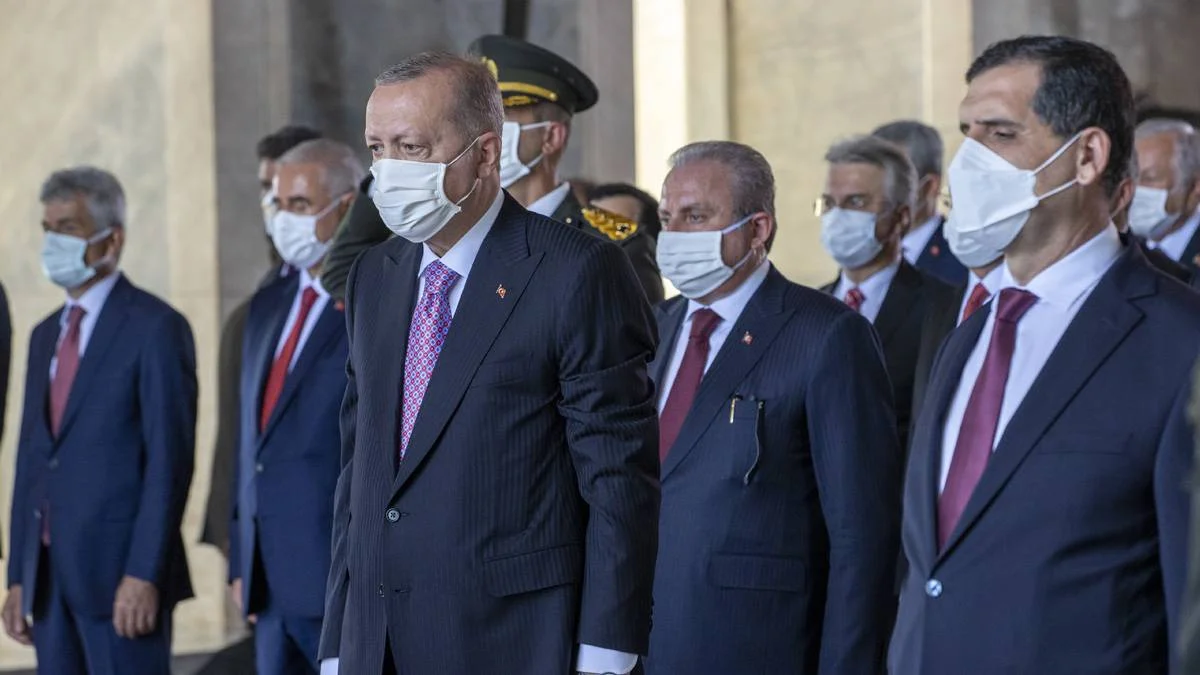 Erdoğan başkanlığındaki devlet erkanı Anıtkabir'de