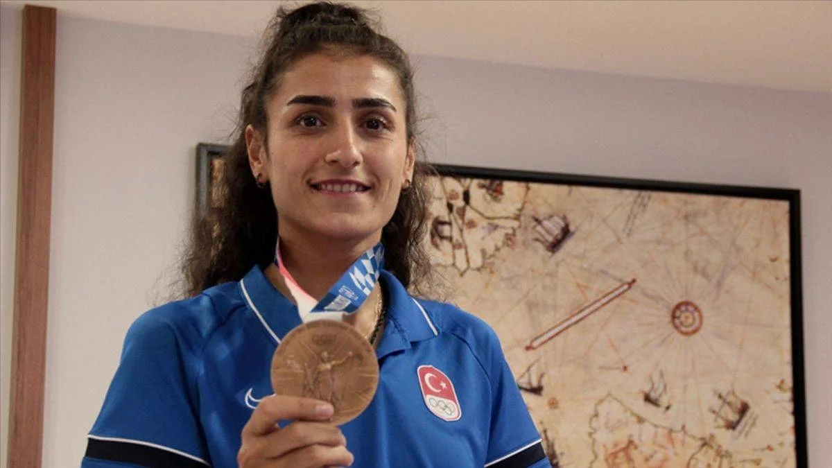 Hatice Kübra İlgün babasına verdiği sözü tuttu