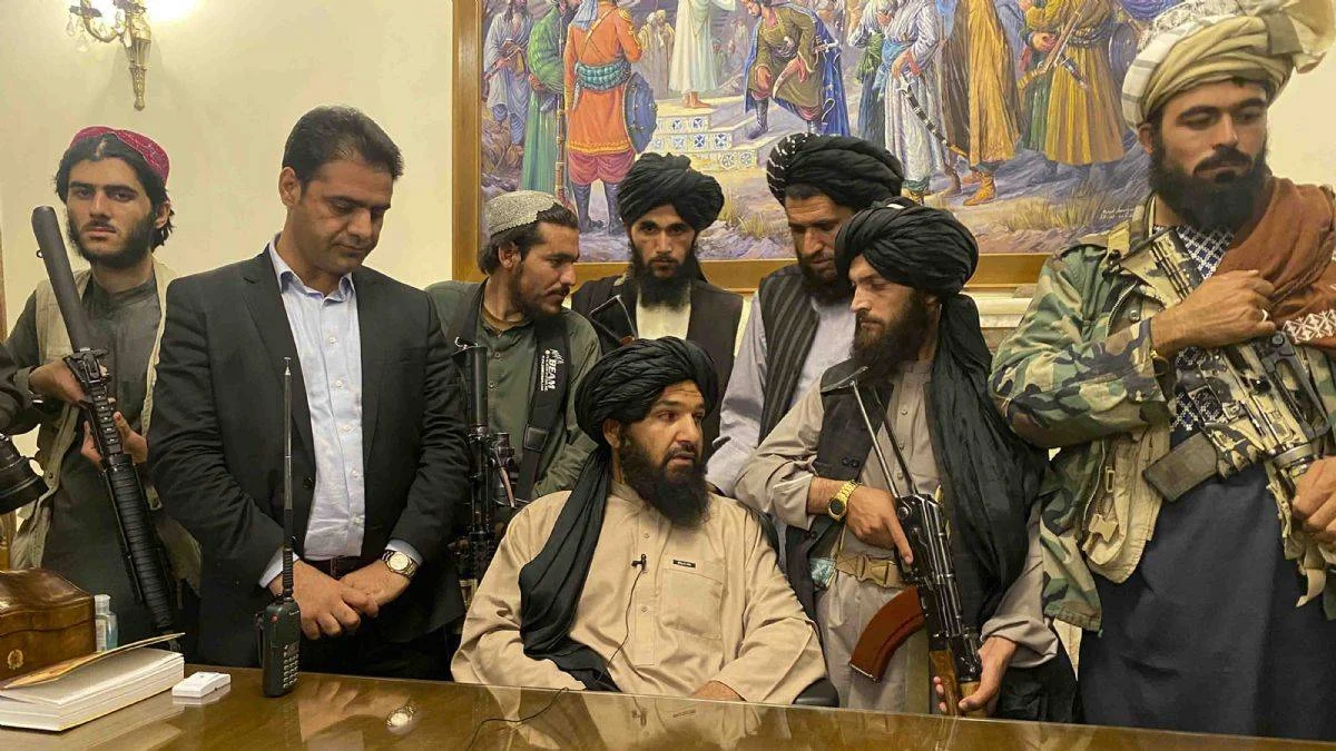 İngiltere: Ülkeler tek başına Taliban'ı tanımasın