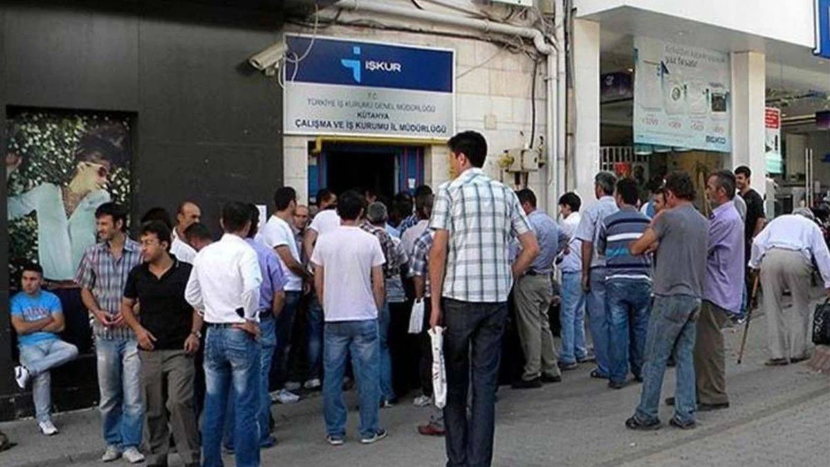 İŞKUR 2021 bitmeden yüz binlerce işçi alımı yapacak