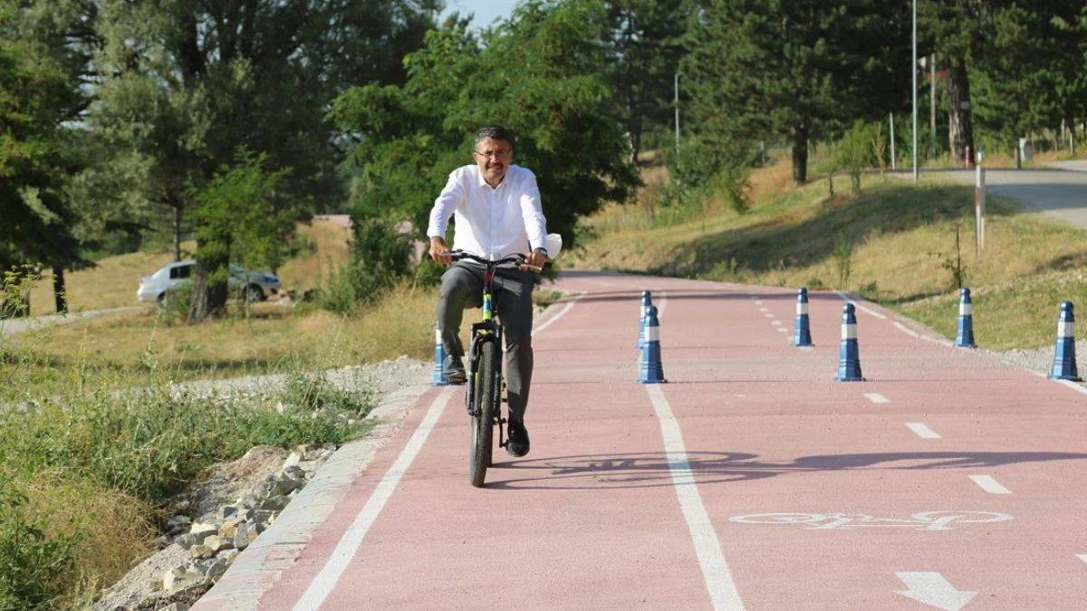 Kütahya Valisi Çelik, Gölcük Yaylası'nı Pedalladı
