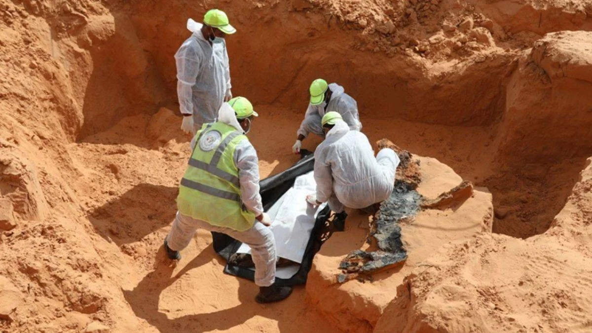 Libya'da bir toplu mezar daha bulundu