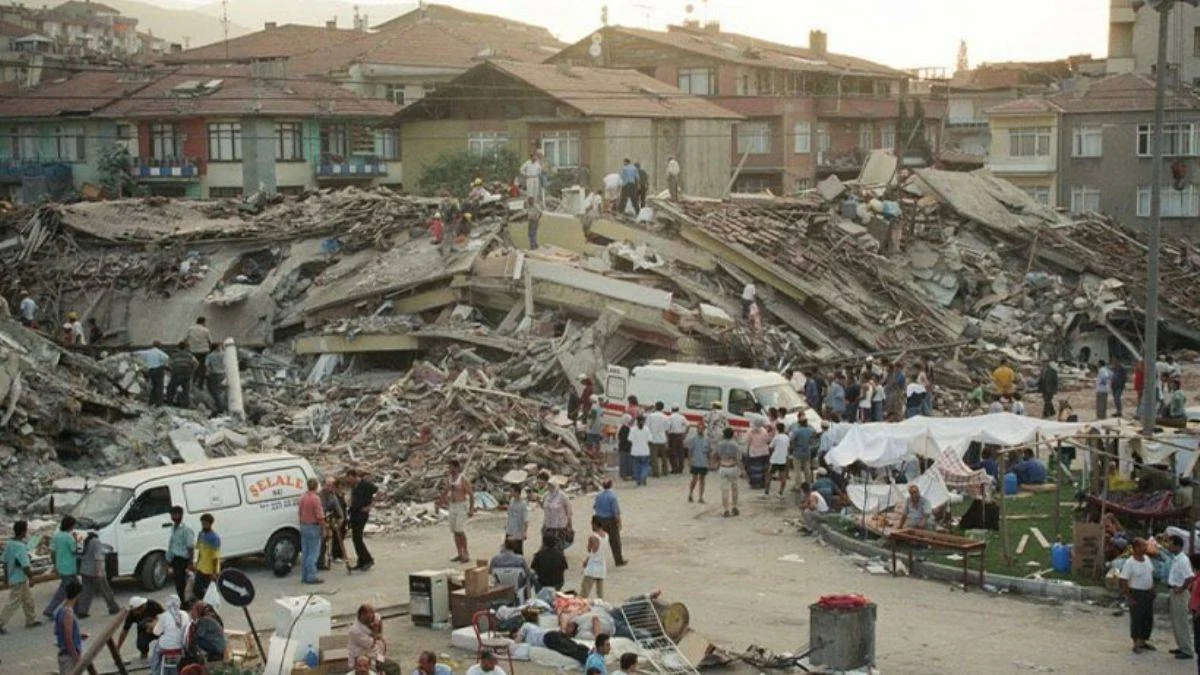 Marmara Depremi'nin üzerinden 22 yıl geçti