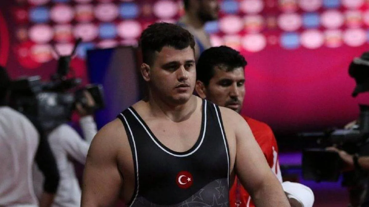 Milli güreşçi Rıza Kayaalp çeyrek finale yükseldi
