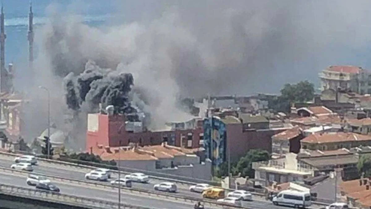 Ortaköy'de otel inşaatında yangın
