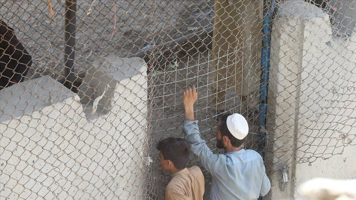 Pakistan, Afganistan sınırına çektiği tel örgünün yüzde 90'ını tamamladı