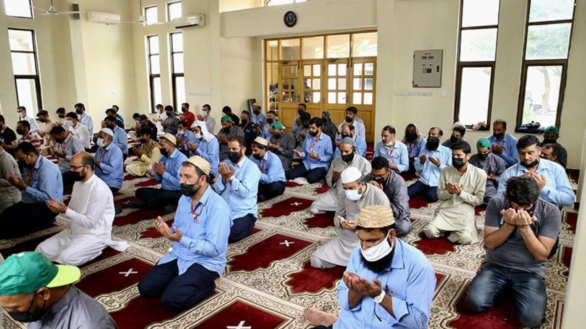 Pakistan'da camilerde Türkiye için dua edildi