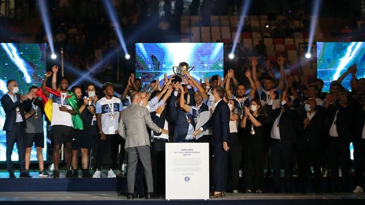 Şampiyonluk kupası Adana Demirspor'un!