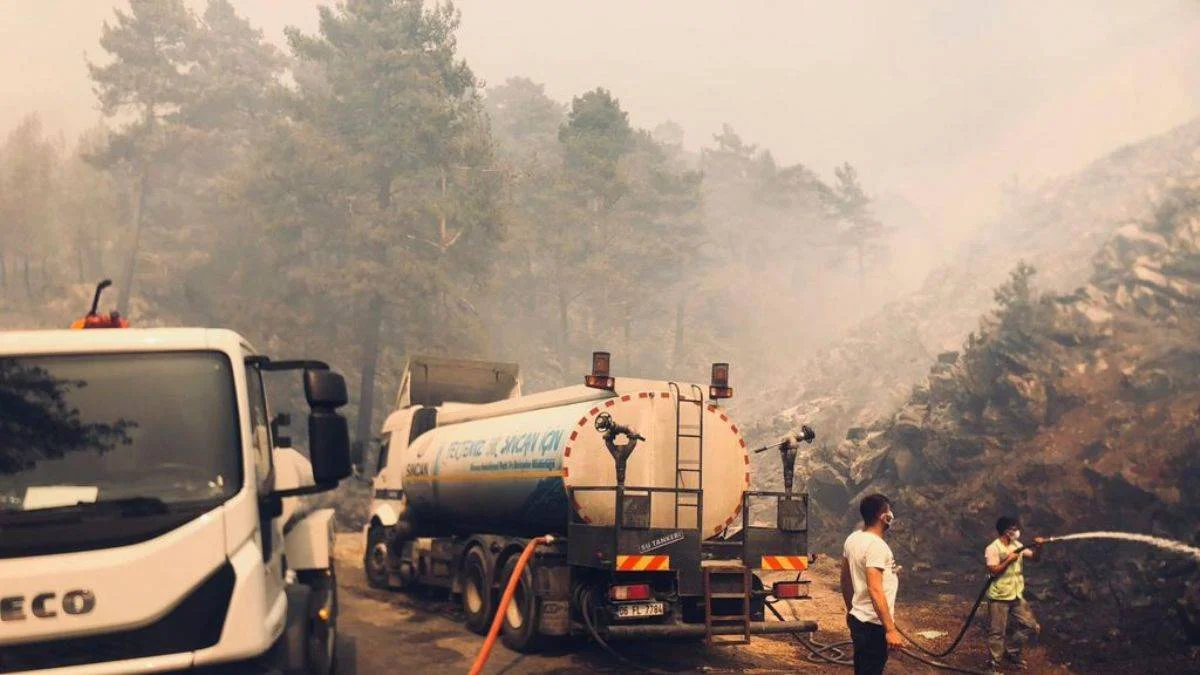 Sincan Belediyesi yangın bölgesine yardımlara devam ediyor