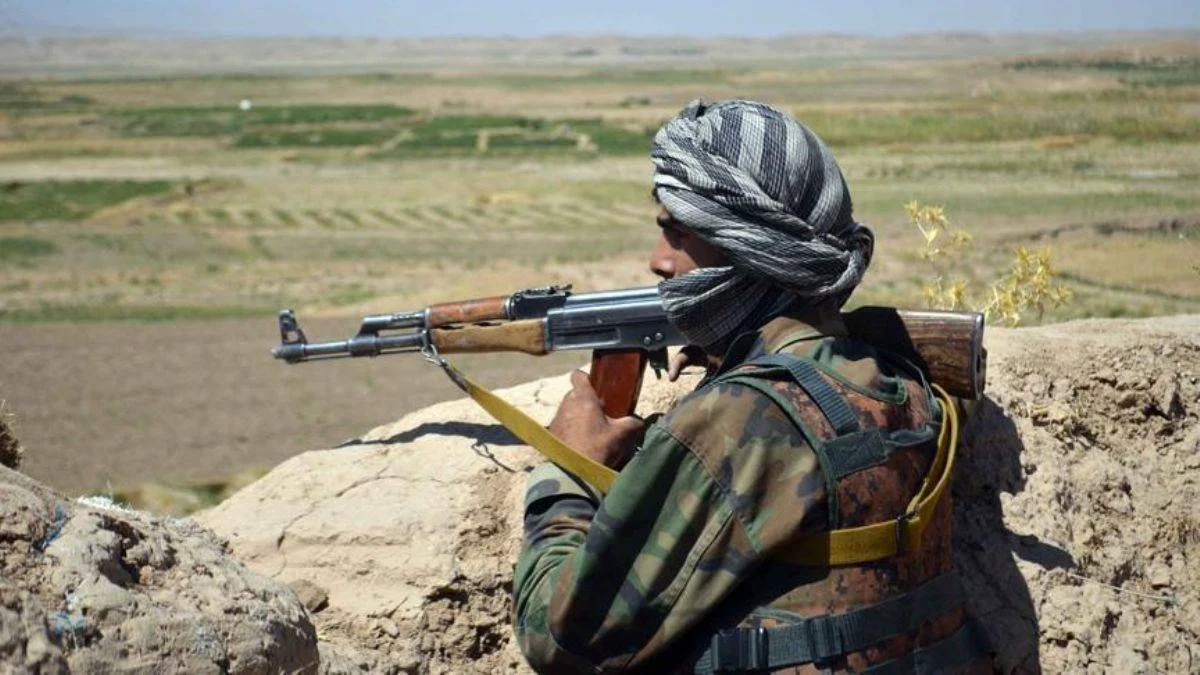 Taliban 4 günde 6 vilayeti ele geçirdi