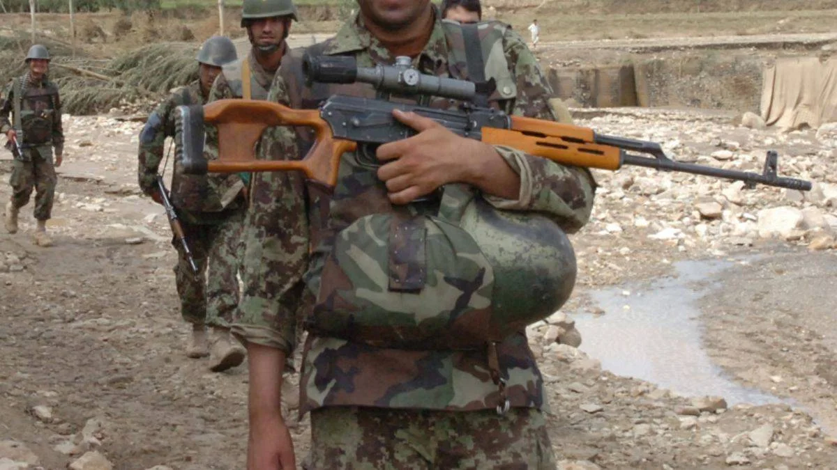 Taliban'dan kaçan Afgan askerler Özbekistan'a sığınıyor