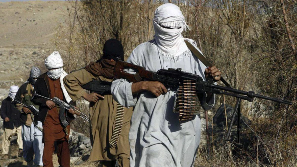 Taliban ilerleyişini sürdürüyor: Ele geçirilen vilayet sayısı 9'a yükseldi