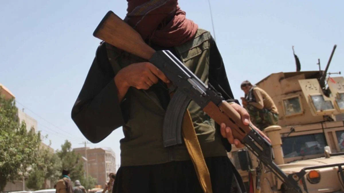 Taliban, ilk kez elayet başkenti ele geçirdi