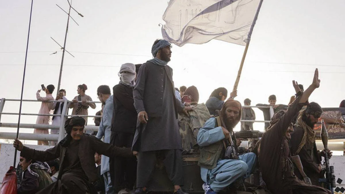Taliban'ın zaferi İngiliz basınında: Tarih tekerrür etti