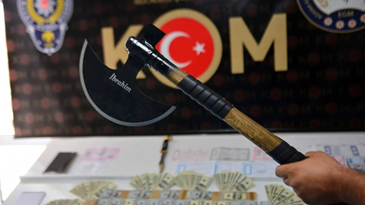 'Turgut Alp' baltalı tefecilere baskın