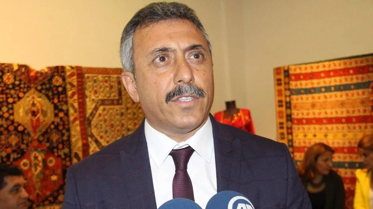 ''Türk ve Kürt'lerin önemli bir kısmı Batılı tezlerin gönüllü figüranı olmuşlar''