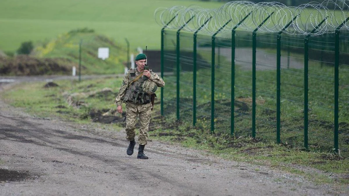 Ukrayna, Rusya sınırına hendek kazıyor