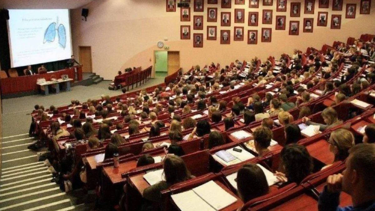 Üniversitelerde yüz yüze eğitim başlayacak mı? Üniversitede aşı olmayanlara PCR testi zorunlu mu?