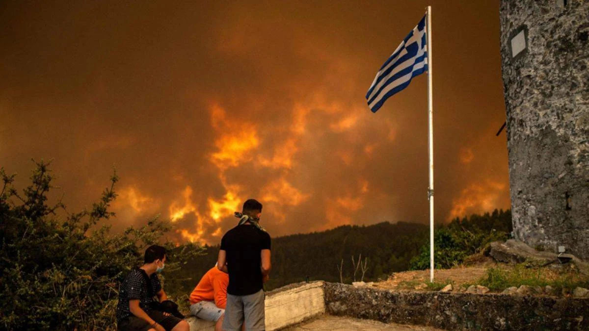 Yunanistan'daki yangınlara İspanya'dan destek
