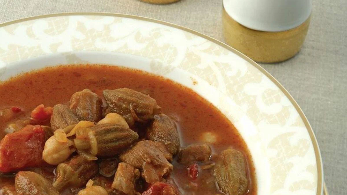 Zeytinyağlı Kuru Bamya yemeği nasıl yapılır?