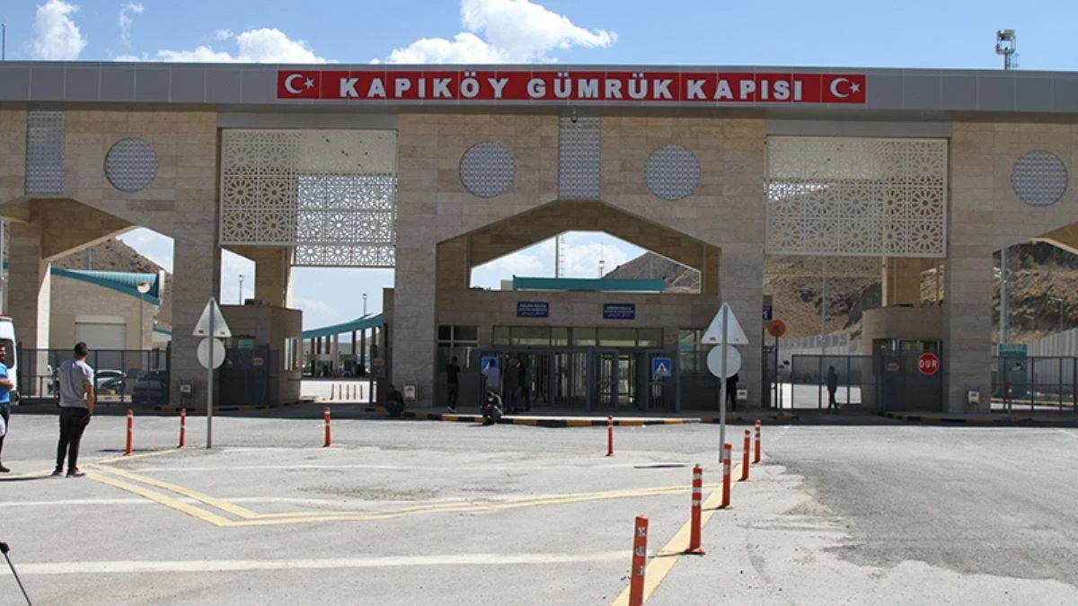19 aydır kapalı Kapıköy Gümrük Kapısı çift taraflı açıldı, geçişler başladı
