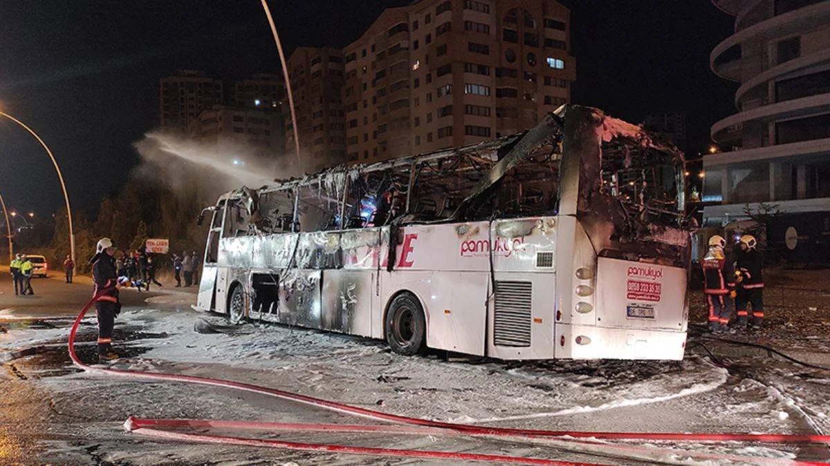 Ankara'da yolcu otobüsü yandı: Ölü ve yaralılar var