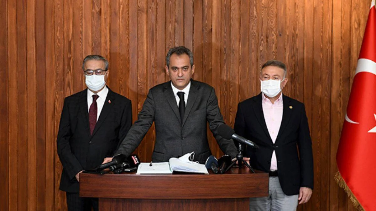 Bakan Özer'den yüz yüze eğitim açıklaması