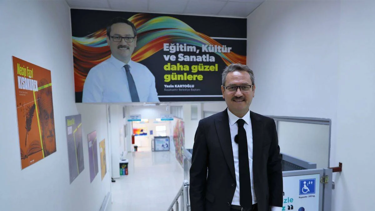 Başkan Kartoğlu'ndan Başakşehirli gençlere eğitim çağrısı