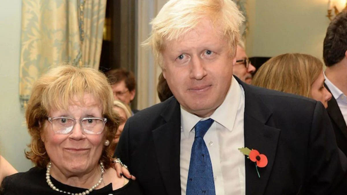 Boris Johnson'ın annesi hayatını kaybetti