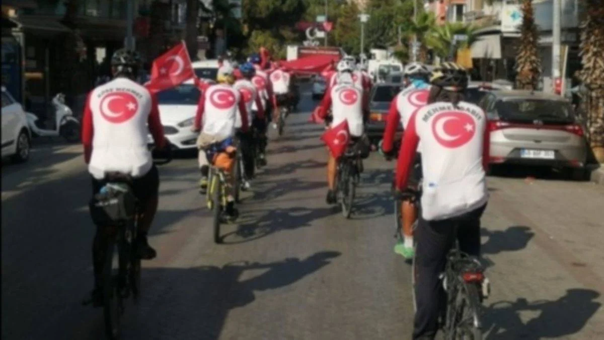 Büyük Taarruz Bisiklet Turu Ekibi Turgutlu'da Ağırlandı